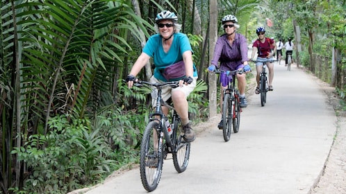 Private Tour of the Nha Trang Countryside by Bike with Fresh Fruit