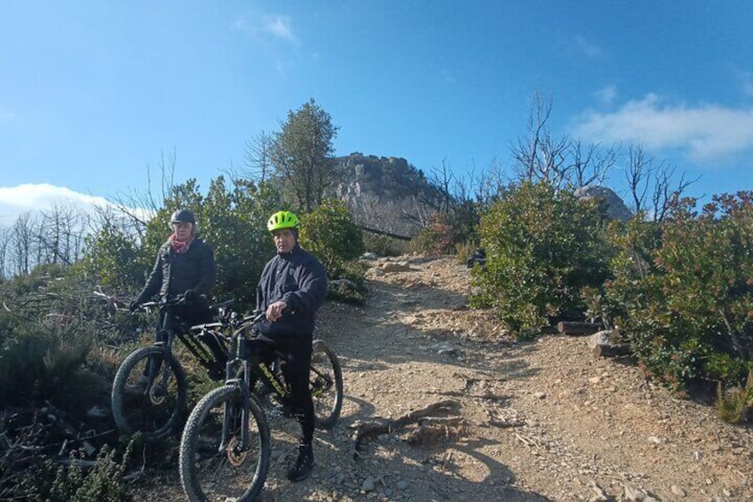 2-hour tour to Rocca della Verruca by E-bike