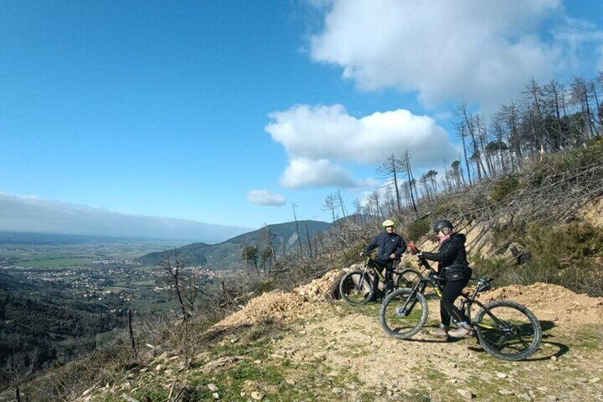 2-hour tour to Rocca della Verruca by E-bike