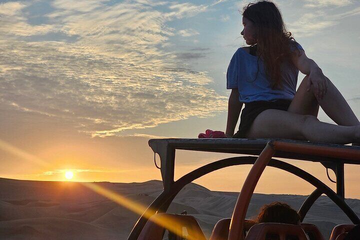 From Huacachina: Sunset buggy and sandboarding