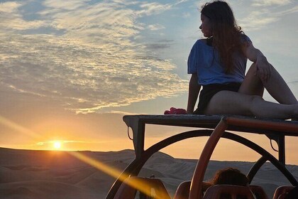 Buggy in Huacachina at sunset