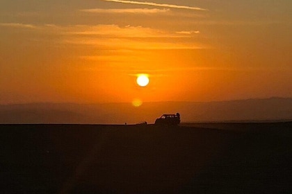 Buggy in Huacachina at sunset