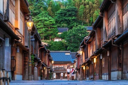 Kanazawa 6hr Full Day Tour with Licensed Guide and Vehicle