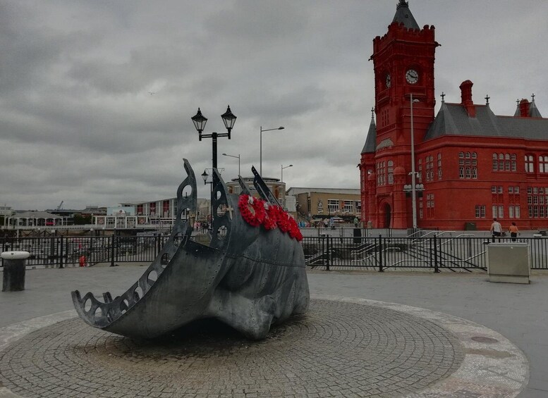 Cardiff: Private Half-Day City Center and Bay Walking Tour