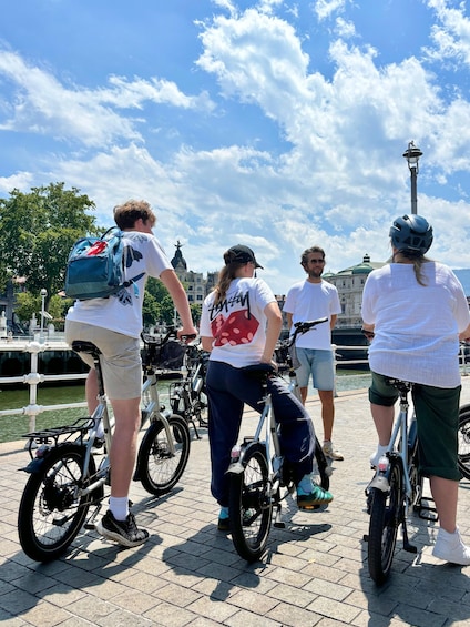 Picture 2 for Activity Bilbao: Guided Highlights Small Group E-Bike Tour