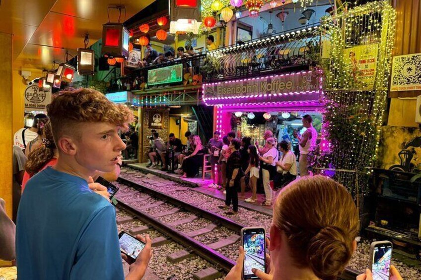Hanoi Jeep After Dark Foodie Tour and Train Street Experience