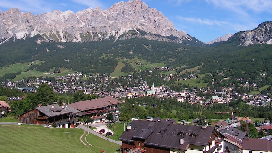 5-Days Alpine Escapade: Dolomites & Alps Expedition