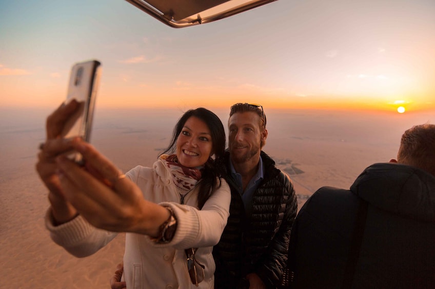 Dubai Hot Air Balloon Flight, Land Rover Defender Ride & Gourmet Breakfast 