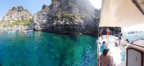 Giardini Naxos Taormina: tour de observación de delfines al atardecer