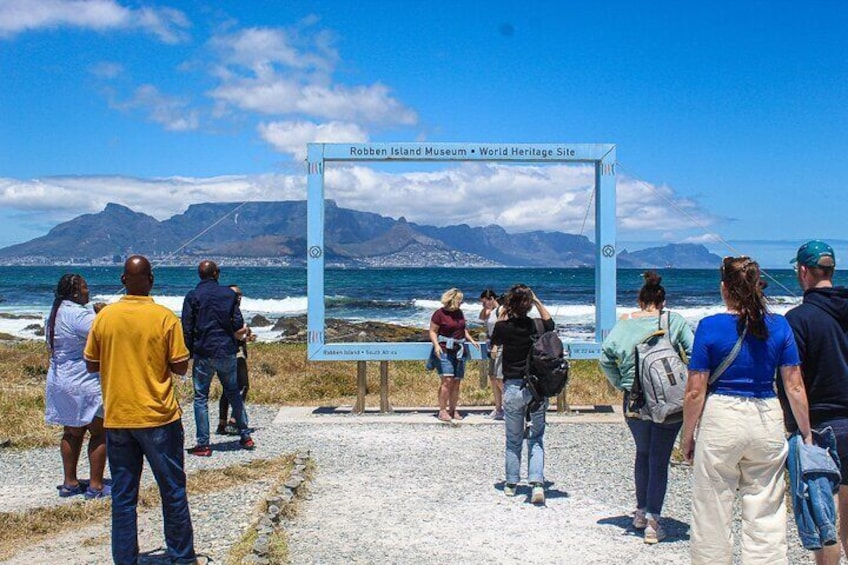 A photo opportunity with the majestic Table Mountain in the background...