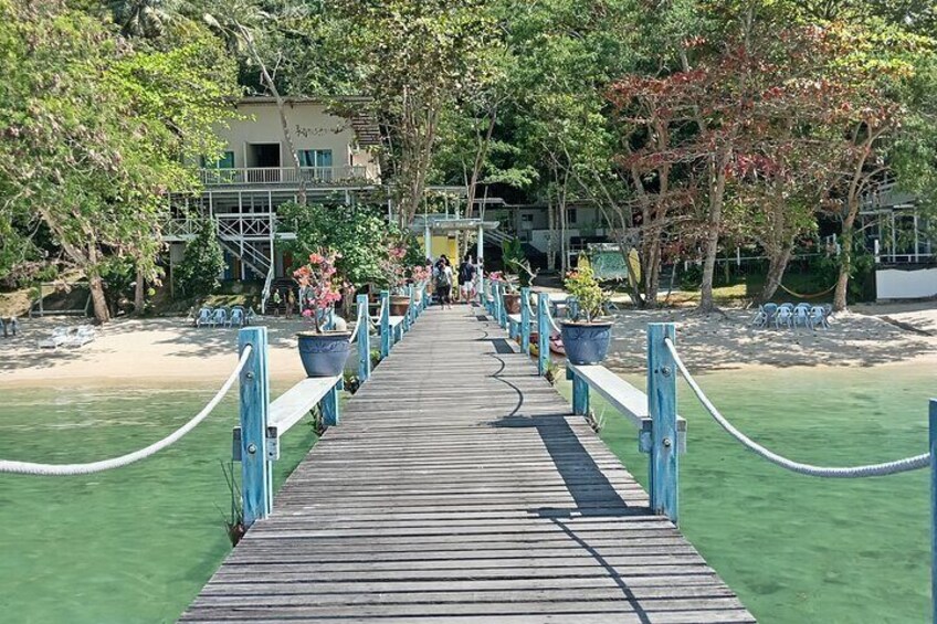 Sabah: Ticket to Rainbow island day trip with lunch