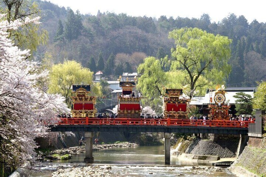 Nagoya to Takayama & Shirakawa World Heritage English Guide