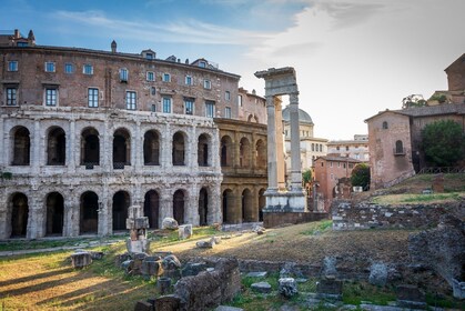 Best of Rome from Civitavecchia: Colosseum, Hop On Hop Off & Train