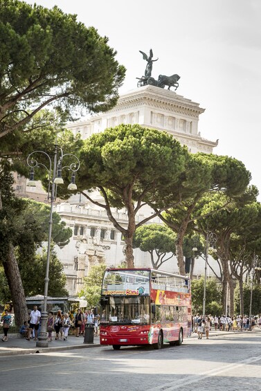 Best of Rome from Civitavecchia: Colosseum, Hop On Hop Off & Train