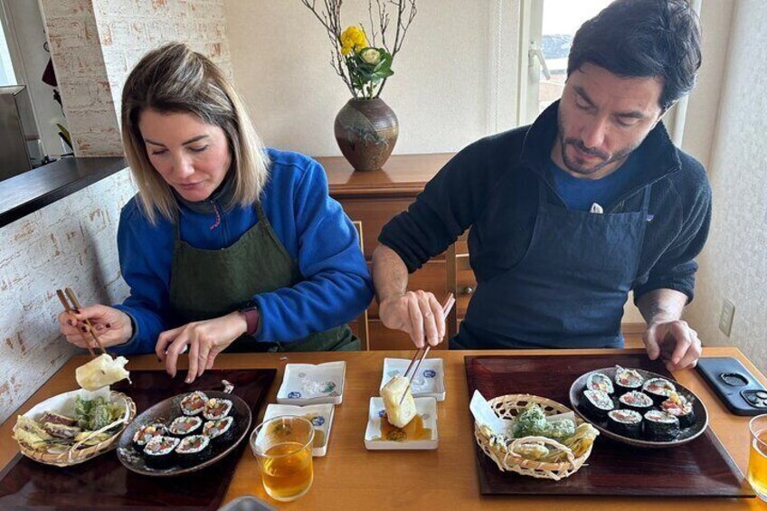 Seafood Rolls and Tempura Cooking Class with Matcha in Hokkaido