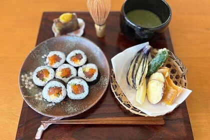 Seafood Rolls and Tempura Cooking Class with Matcha in Hokkaido