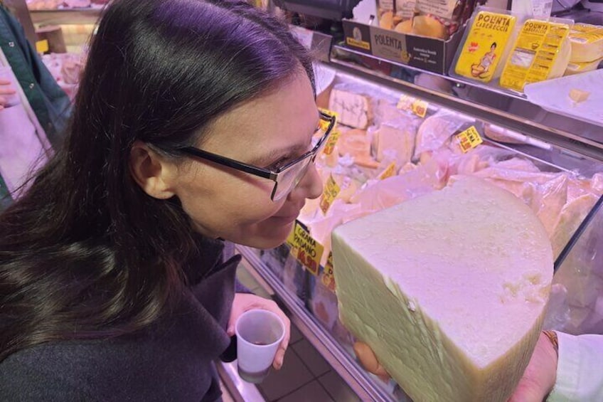 Vatican Quarter and Trionfale Farmers Market Food and Wine Tour