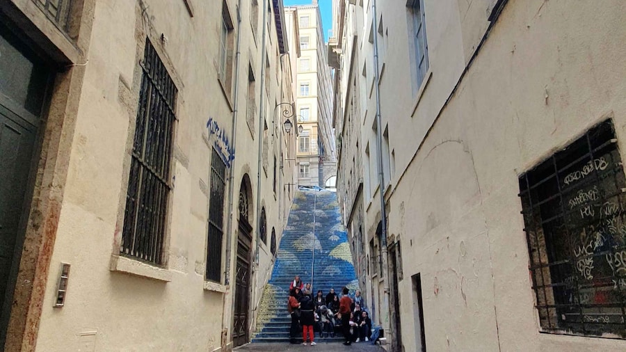 Storytelling tour of Croix-Rousse in French