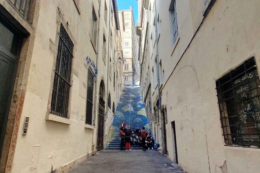 Storytelling tour of Croix-Rousse in French