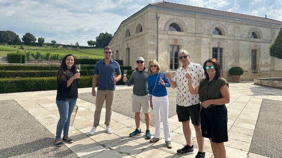 Private Tour and Tastings in St-Emilion: Grands Crus and Monuments