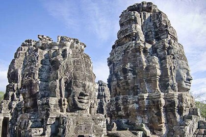 Siem Reap: 2-Day Tour Angkor Wat Temples and Kulen waterfall