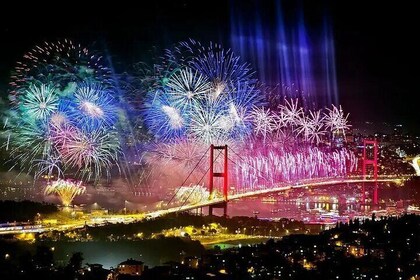 New Year Eve Luxury Yacht Cruise and Party in Istanbul Bosphorus