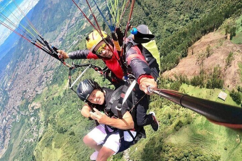 Paragliding Experience l Half Day Tour from Medellin