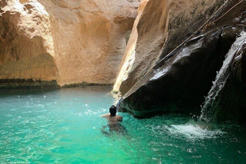 Full Day Private Tour to Wadi Shab and Bimmah Sinkhole 