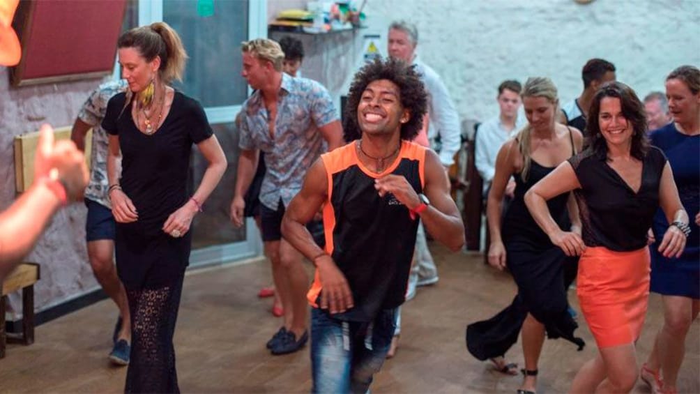 Salsa dance class in Cartagenia