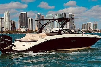 2-Hours Private Miami Boat Tour With Champagne