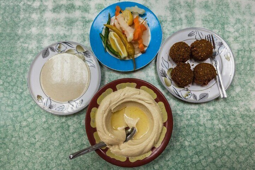 Private Traditional Local Food Tour in Kuwait City