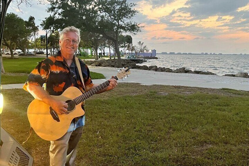 2 Hour Sunset Cabaret Tour in Sarasota