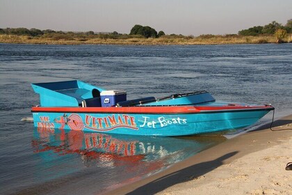 Safari en lancha motora para madrugadores en las cataratas Victoria