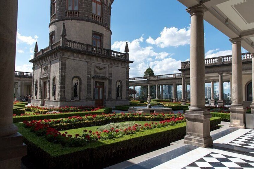 Entrance to the National Museum of History Castillo de Chapultepec
