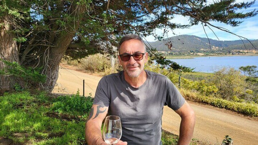 Signature Wine Tour - Hobart & SE Tasmania