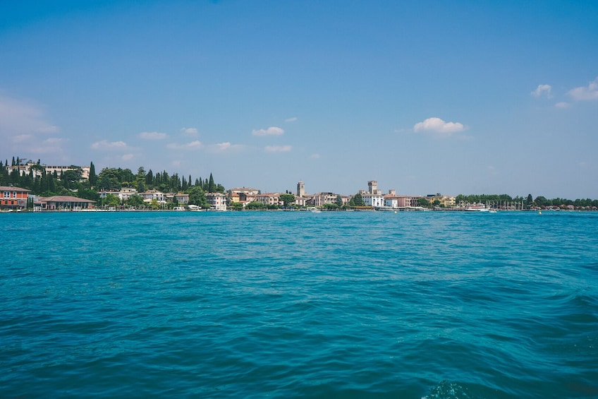 Sirmione Highlights Walking Tour and Boat Tour