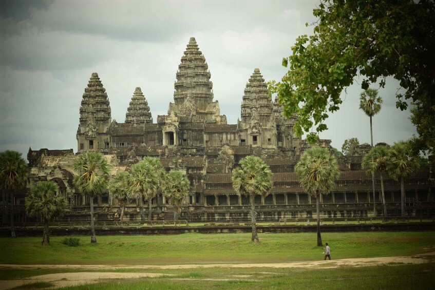 Picture 1 for Activity 2 Days Angkor Wat, Bayon, Ta Promh & Koh Ker Group Tour