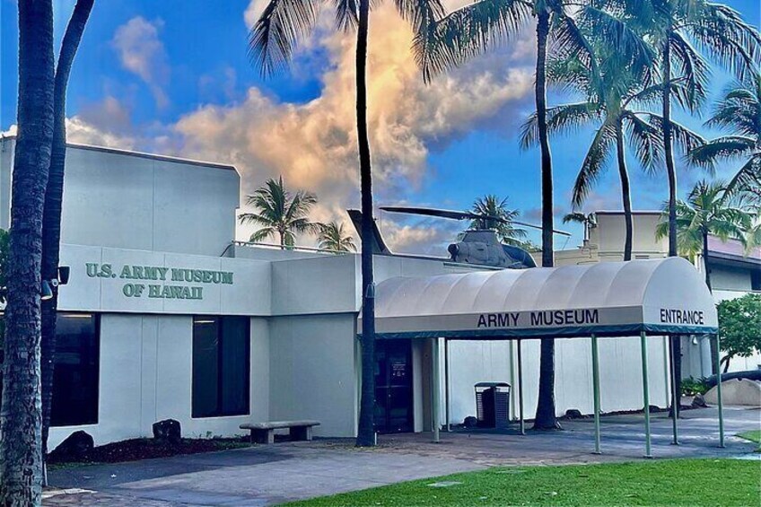 Start the tour with a visit to the free army museum in Waikiki.
