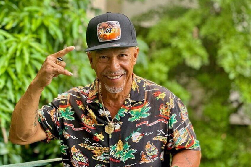 Eddie is your local guide on Part 2 of the Waikiki Walking Tour.