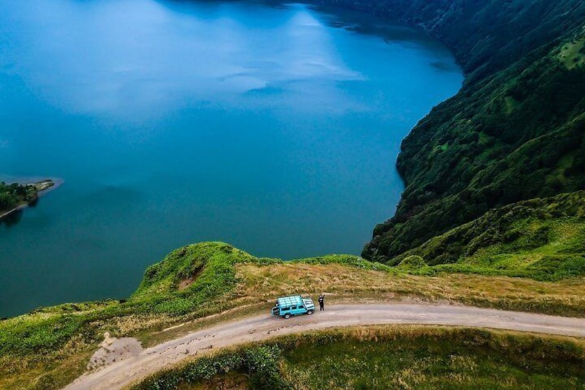 Blue Lake Sete Cidades. Sao Miguel, Azores. Land Rover Defender