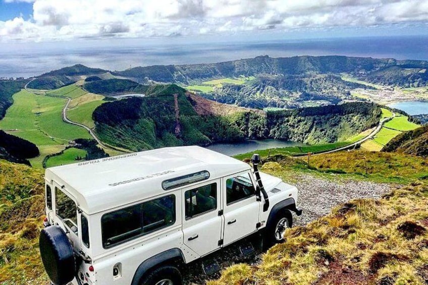 Jeep Tour Full Day Sete Cidades & Lagoa do Fogo with lunch and drinks included.