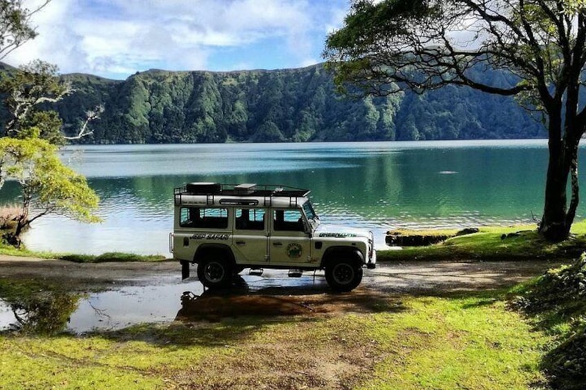 Jeep Tour Full Day Sete Cidades & Lagoa do Fogo with lunch and drinks included.