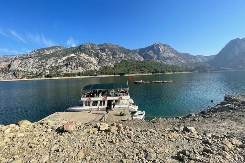  Full Day Green Canyon Boat Tour with Lunch Included