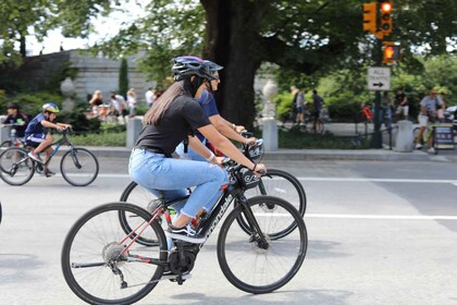 Tur Sepeda Listrik: Manhattan yang Klasik dan Banyak Lagi!