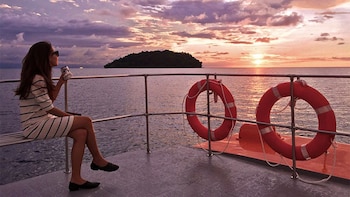 Guided Sunset Catamaran Cruise from Kota Kinabalu with Drinks