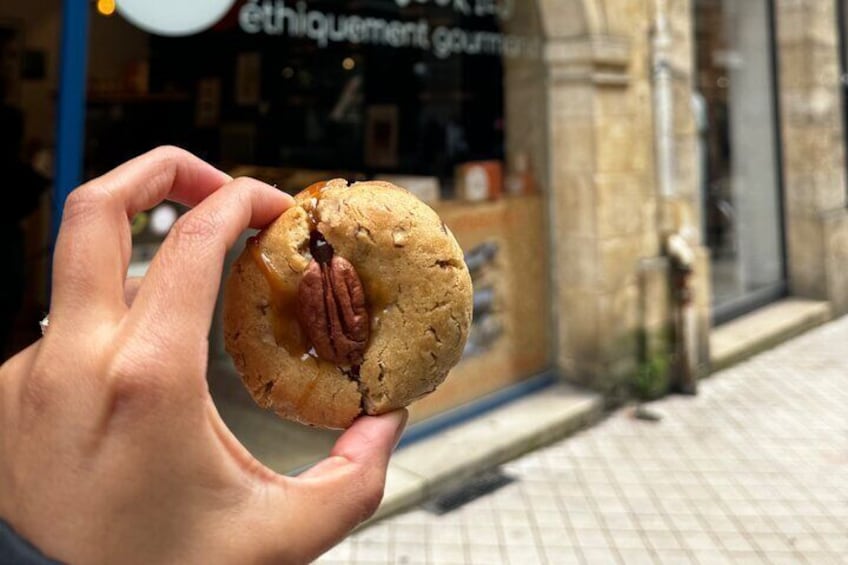 Montmartre Food Tour - Bakeries, Chocolate & Patisseries 