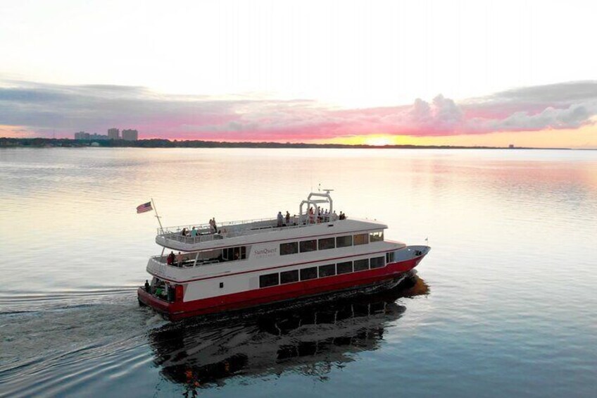 3 Hour Sunset Dinner Cruise by Solaris Yacht in Miramar Beach