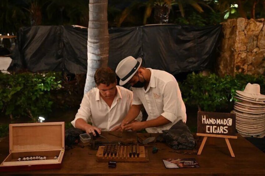 Private Puro Cigar Creation Workshop in Los Cabos