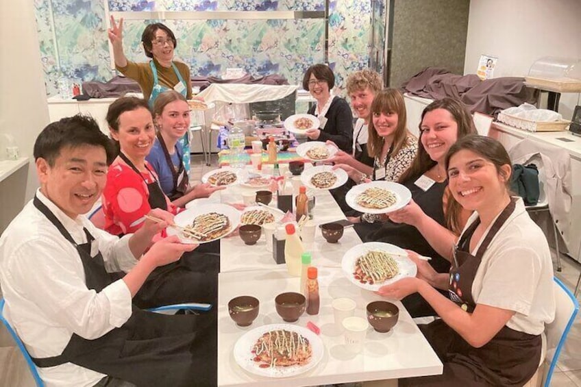 Osaka Okonomiyaki Cooking Experience!