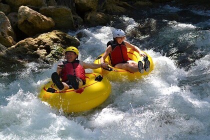 Ocho Rios: River Tubing, pranzo e cocktail al Bamboo Beach Club